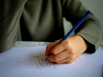 Wenn das Geld knapp ist, leiden auch Kinder unter der Arbeitslosigkeit in der Familie.