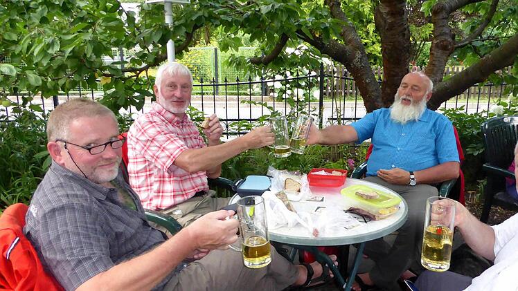 1100 Kilometer wurden in zwei Wochen zurückgelegt. Aber auch der Genuss kam bei Edmund Lenz, Johann Stierhof, Hermann Proksch und Klaus Hamm nicht zu kurz.