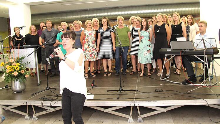 Das Kollegium als Chor  Foto: Richard Sänger