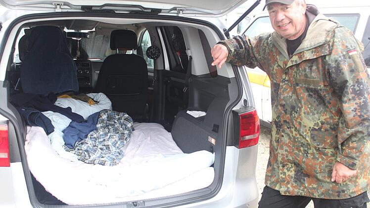 Hartmut Wiegmann zahlt gerne den Festivalpreis mangelnden Übernachtungskomforts für Gesellschaft junger Leute.