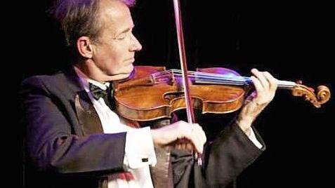 H&ouml;hepunkt des "Tages der offenen Kirchent&uuml;r" wird das Konzert von Starviolinist Michael Grube. Foto: privat