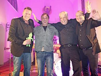Sie spielen die Songs der Liedermacher und Rockpoeten (von links): Holger Höhn, Stefan Luschner, Walter Schönheiter und Frank Hofmann von der Gruppe "Elixier". Heute treten sie in der "Kutschenhalle" von Kloster Banz auf.  Foto: Stephan Stöckel
