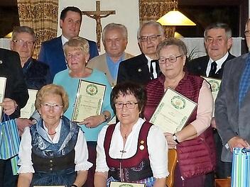 Die Geehrten der FSV-Ortsgruppe Leutenbach Foto: privat