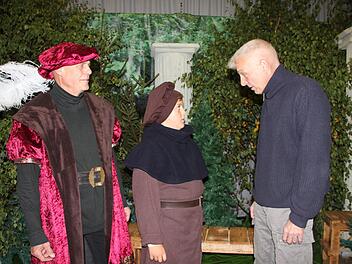 Drei Generationen auf einer Bühne: Erhard Witte (links), Nachwuchstalent Bruno Treuner (Mitte) und Regisseur Daniel Leistner. Foto: Veronika Schadeck