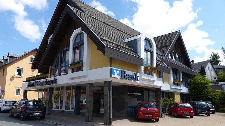Ein Blick auf die Hauptstelle der Raiffeisenbank Oberland eG in Marktleugast