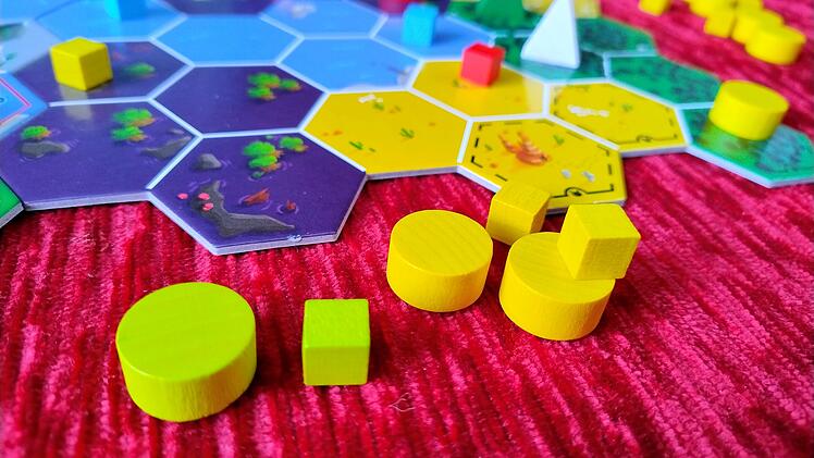 Cryptid im Test - ungewöhnliches Deduktionsspiel für Familien