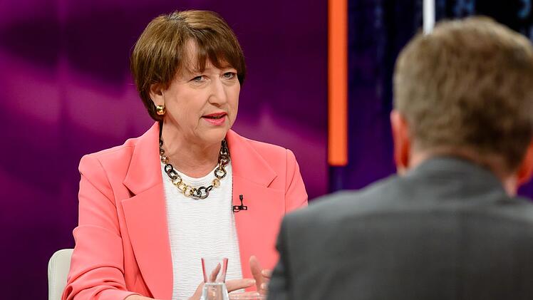 Hildegard Müller, Präsidentin des Verbandes der Automobilindustrie (VDA), warnte: "Wir können uns keine Fehler mehr leisten in Deutschland und Europa."
