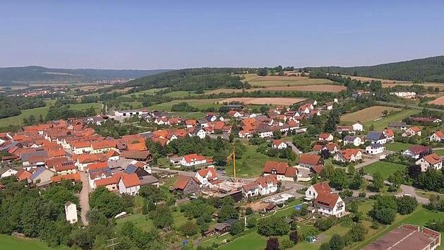 Lauter ist eine Gemeinde im Lautertal, der das Thema Umweltbildung wichtig ist. Im Naturerlebnis Baumlehrpfad steht der heimische Baumbestand im Fokus. Foto: Gemeinde Lautertal