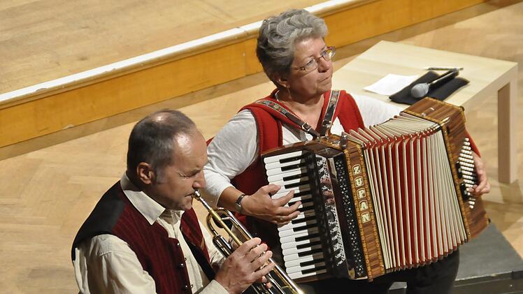 Volksmusik vom Main ist ein Markenzeichen der "Spessart-Spielleut". Foto: Peter Klopf