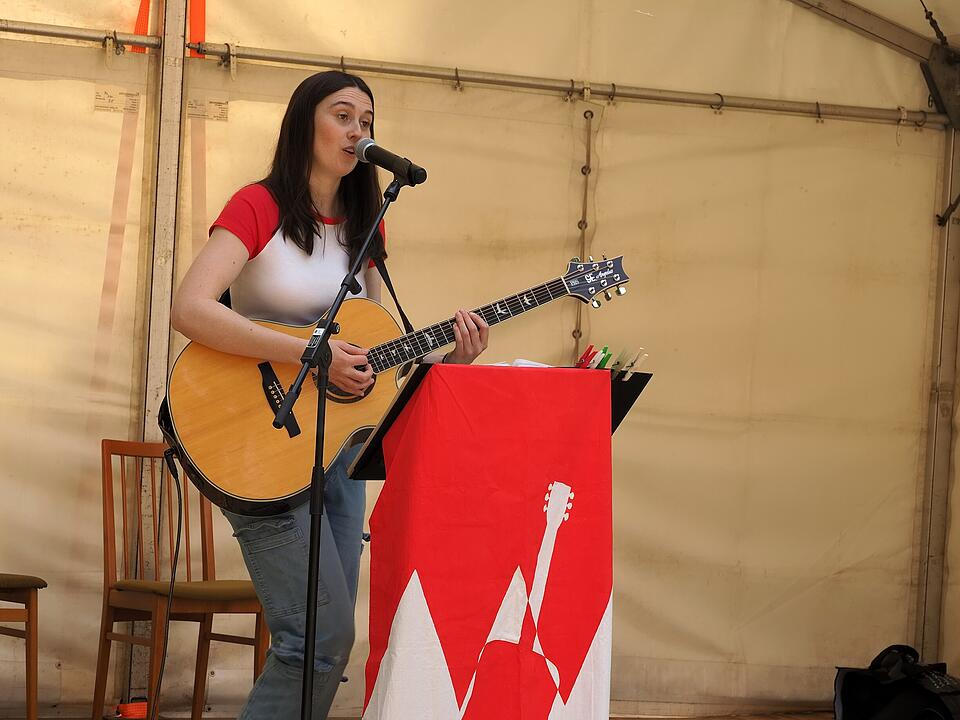 Themenf&uuml;hrungen, Kreativangebote und Live-Musik