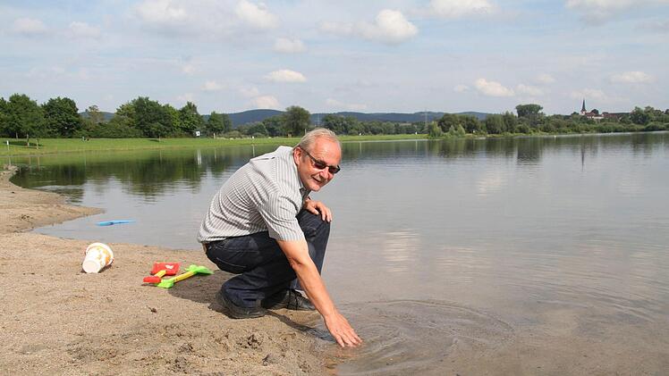 Das Wasser ist angenehm warm, findet Wolfgang Festel.