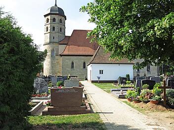 Der Poxdorfer Friedhof soll praktischer und schöner werden. Foto: Dagmar Niemann