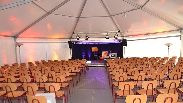 Der Kulturpavillon ist eingerichtet. Fotos: Bernhard Panzer