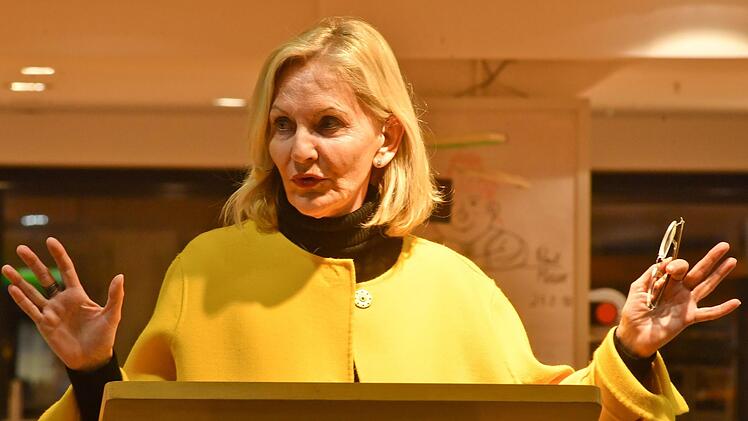 Gaby Hauptmann während ihrer Lesung. Foto: Ronald Rinklef