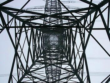 Bis an die 80 Meter hoch werden die höchsten Masten der Trasse in der Rödentaler Flur aufragen. Foto: CT-Archiv / Berthold Köhler