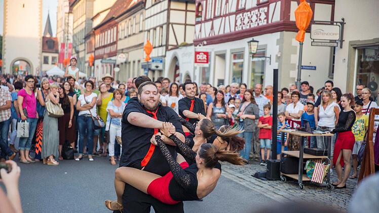 Hui: Die Salsa- und Tangoeinlagen von der Tanzschule Pelzer hatten es in sich.