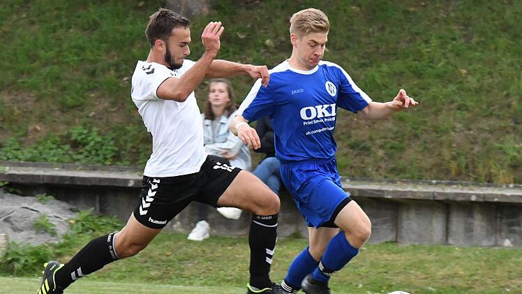 Klar vorne: Sulzthals Andreas Halbig (rechts) gegen den Reiterswiesenser Dominik Bieber  Foto: Hopf