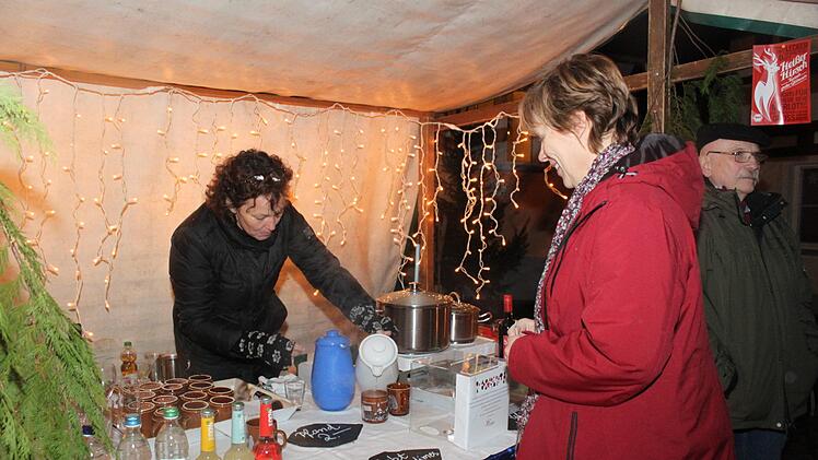 Glühwein war sehr beliebt. Foto: Carmen Schwind