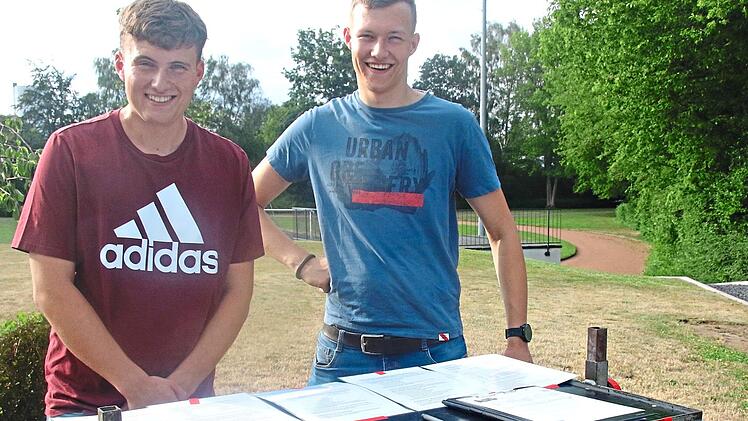 Eine private Petition starteten Felix Bischoff und Jonas Bischoff und warben um Unterschriften. Michael Stelzner