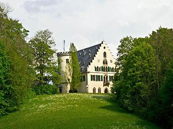 Schloss Rosenau im Frühling Foto: Jochen Berger
