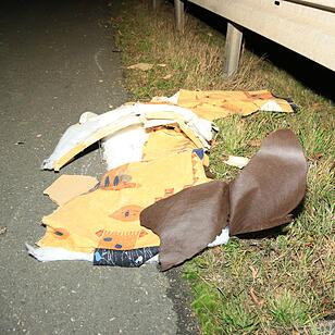 Sessel auf A73 sorgt für Unfall