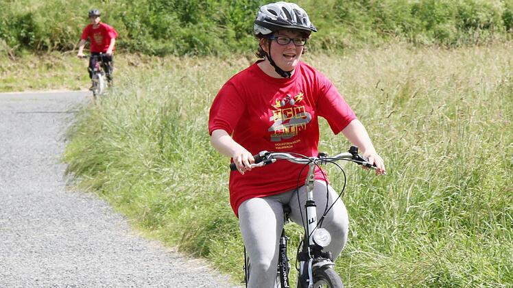 Kathrin Strübe (15) wird von ihrem Opa angefeuert. Foto: Sonny Adam