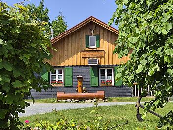 Oberhalb von Wallenfels im Landkreis Kronach liegt die Wanderh&uuml;tte Herrgottswinkel, die in unserem Ranking Rang 3 belegt.