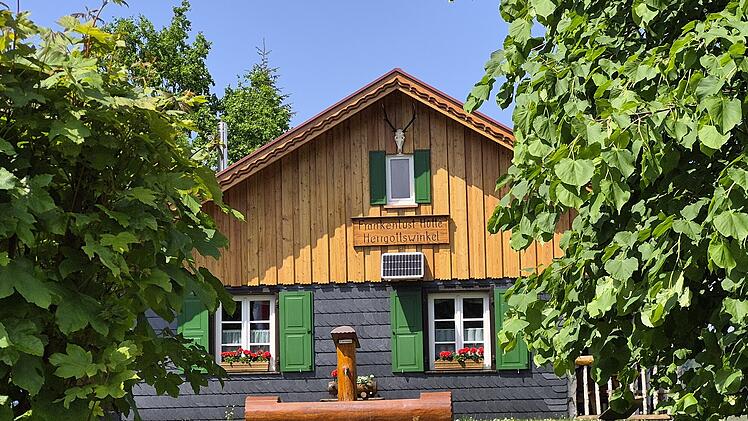 Oberhalb von Wallenfels im Landkreis Kronach liegt die Wanderh&uuml;tte Herrgottswinkel, die in unserem Ranking Rang 3 belegt.