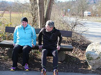 Trainer Harry Hüttmann nimmt Heike Kizer unter seine Fittiche. Fotos: Friedrich