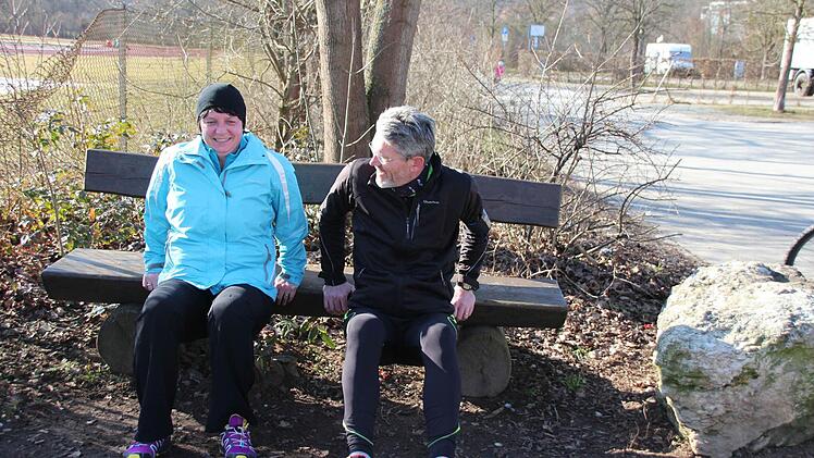 Trainer Harry Hüttmann nimmt Heike Kizer unter seine Fittiche. Fotos: Friedrich