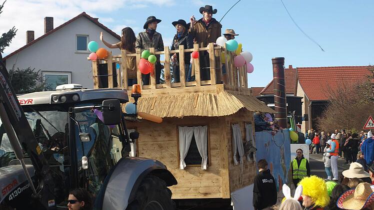 Faschingsumzug in Ebenhausen.  Foto: Stefan Geiger