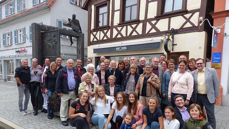 Der Gott Chronos auf der Porta Vorchheimensis ist das passende Symbol für das große Treffen der Familie Mück. Foto: Pauline Lindner
