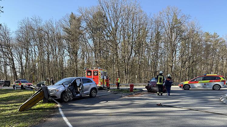 Kreis Nürnberger Land: Unfall an B8-Kreuzung
