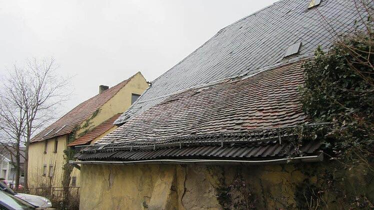 Am Dach ist Handlungsbedarf sichtbar.Foto: Anette Schreiber