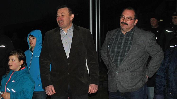 Erst angespanntes Warten...