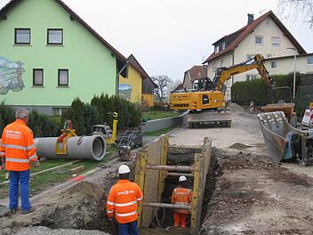 Die Erneuerung der  Ortsdurchfahrt von Schönderling wird sich noch einige Zeit hinziehen. Foto: Beatrix Lieb