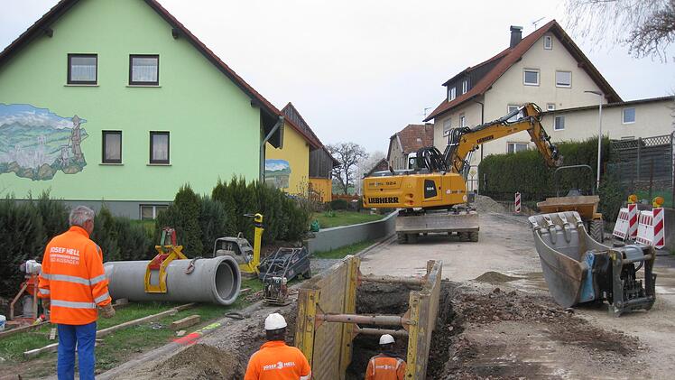 Die Erneuerung der  Ortsdurchfahrt von Schönderling wird sich noch einige Zeit hinziehen. Foto: Beatrix Lieb