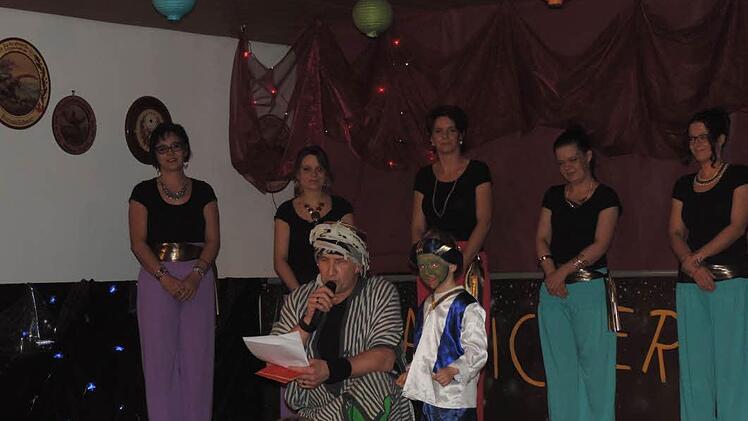 Scheich Hadaschi Halef mit kleinem Puck und Harem. Foto: Alexandra Wehner