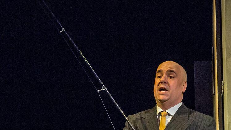 Sascha Mai (rechts) und MArco A. Cruz Otero gestalteten einen bemerkenswerten Liederabend im Coburger Theater in der Reithalle.Foto: Jochen Berger