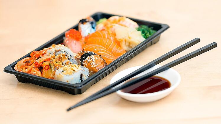Frisches Sushi kannst du in Kitzingen gleich an mehreren Orten genießen.
