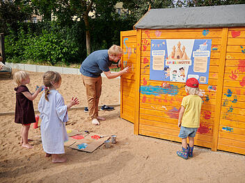 Bamberg: Erste Spielehütte an der Marienbrücke steht - "toller Vorschlag" Bamberg: Erste Spielehütte an der Marienbrücke steht - "toller Vorschlag"
