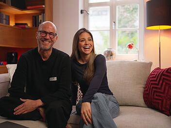Wie Josefine Scholl im ProSieben-Format "Born Famous" verr&auml;t, sendete ihr Vater Mehmet Scholl fr&uuml;her versteckte Signale an seine T&ouml;chter.