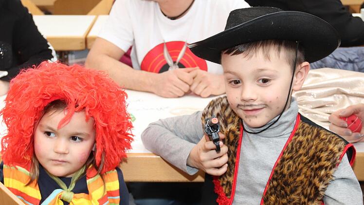 Impressionen vom Adelsdorfer Kinderfasching    Foto: Johanna Blum