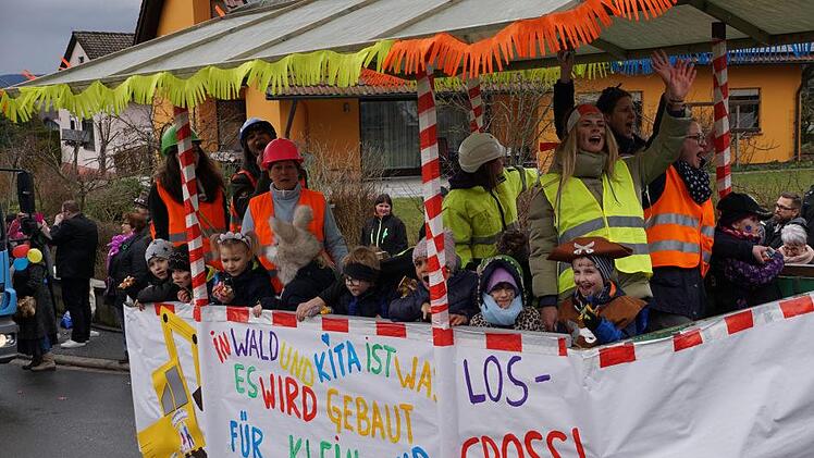 Da war wieder etliches geboten beim Faschingszug in Unteroberndorf.Foto: Johannes Michel