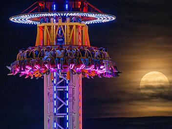 Wiesn im Mondlicht