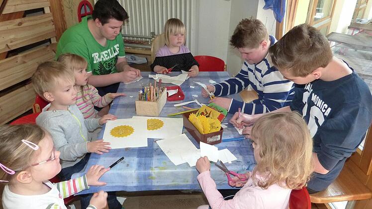 Die Jungs arbeiteten in der Kindertagesstätte in Wirsberg. Von links: Sam Eden, Ron Heinlein und Christian Wald.