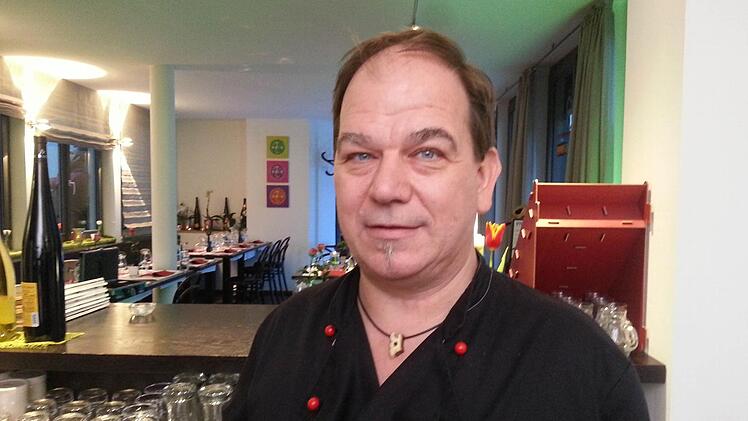 Ö Drei"-Wirt Erwin Bacher. Fotos: Kabel 1