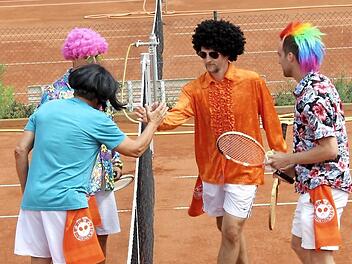 Es muss nicht immer ganz ernst sein: Zur Abwechslung gab's zu den Feierlichkeiten ein Gauditurnier.