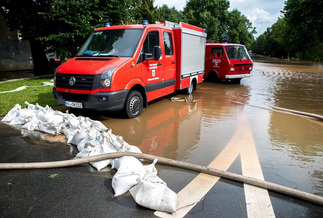 Hochwasser in Deutschland: Der Kampf gegen die Fluten