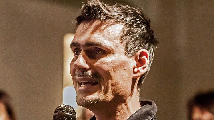 "Church Rocks" in der Coburger Heilig-Kreuz-Kirche: Moderator Jochen SeitzFoto: Jochen Berger